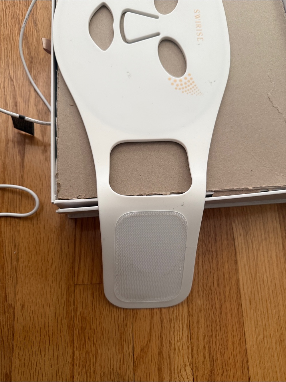 Swirise LED Red Light Face Mask - Picture 10 of 14